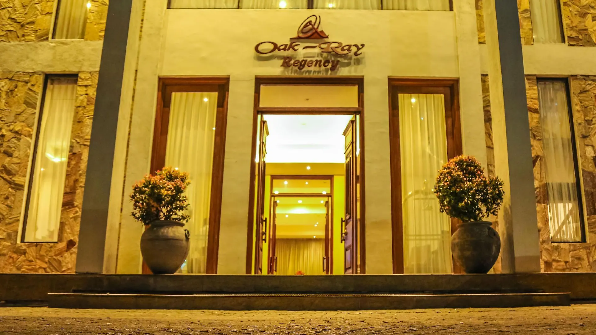 Hotel Oak Ray Regency Kandy