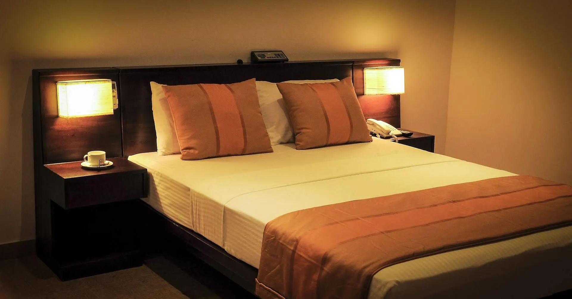 Hotel Oak Ray Regency Kandy