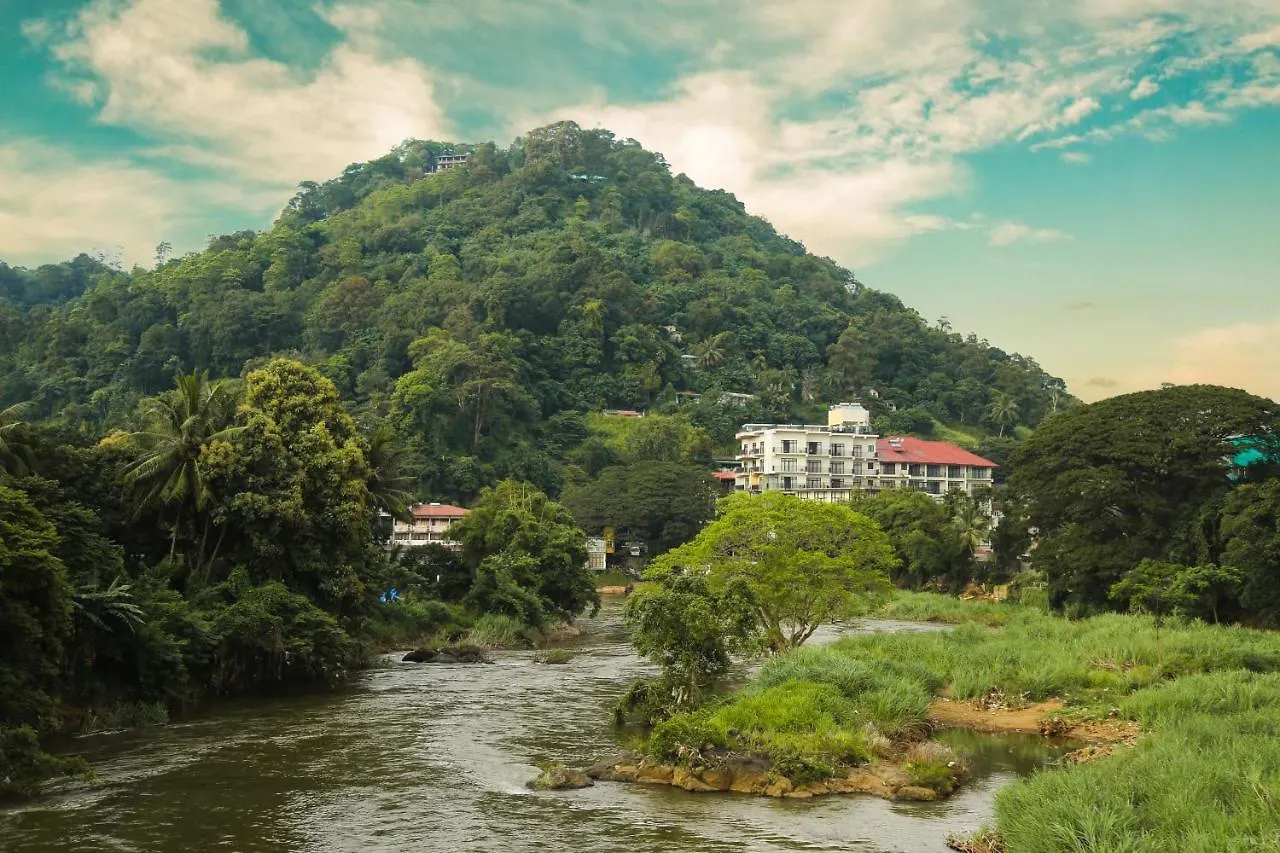 Hotel Oak Ray Regency Kandy